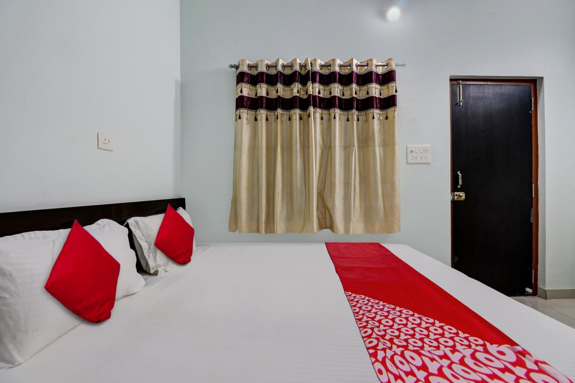 Oyo Pm Hotels Bangalore Luaran gambar